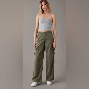 American Eagle Super High Rise Baggy Wide Leg Green Cargo Pants Womens 6